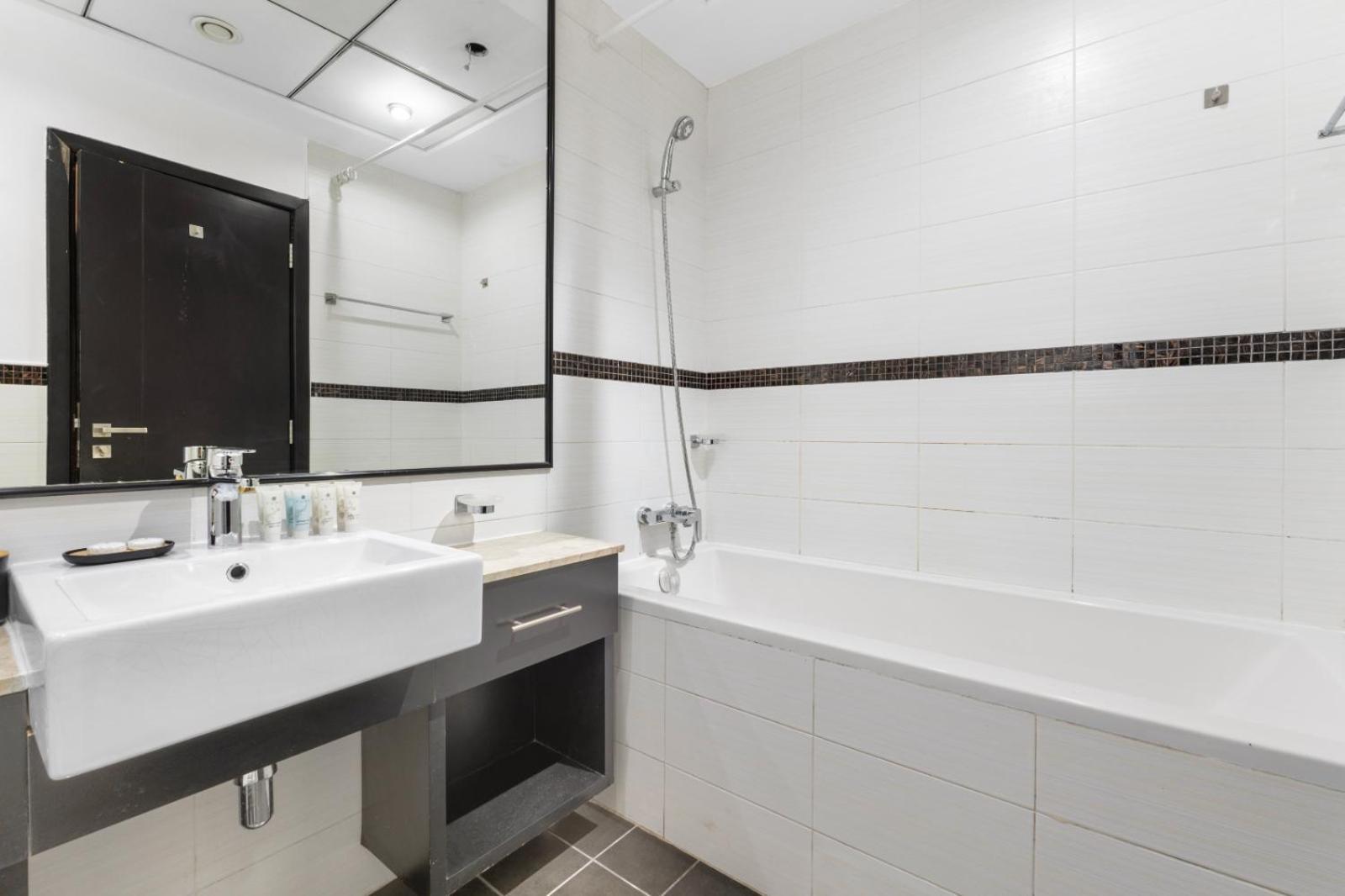 Stunning 1 Bedroom In Jbr Marina The Walk * Dubai